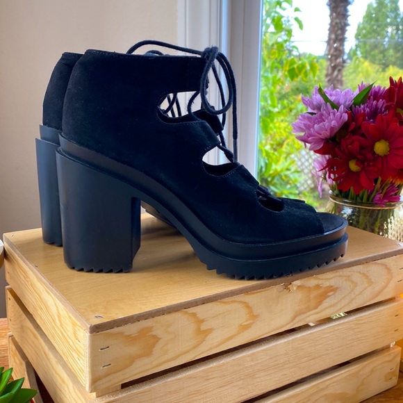 H & M Black chunky heels - Picture 5 of 6